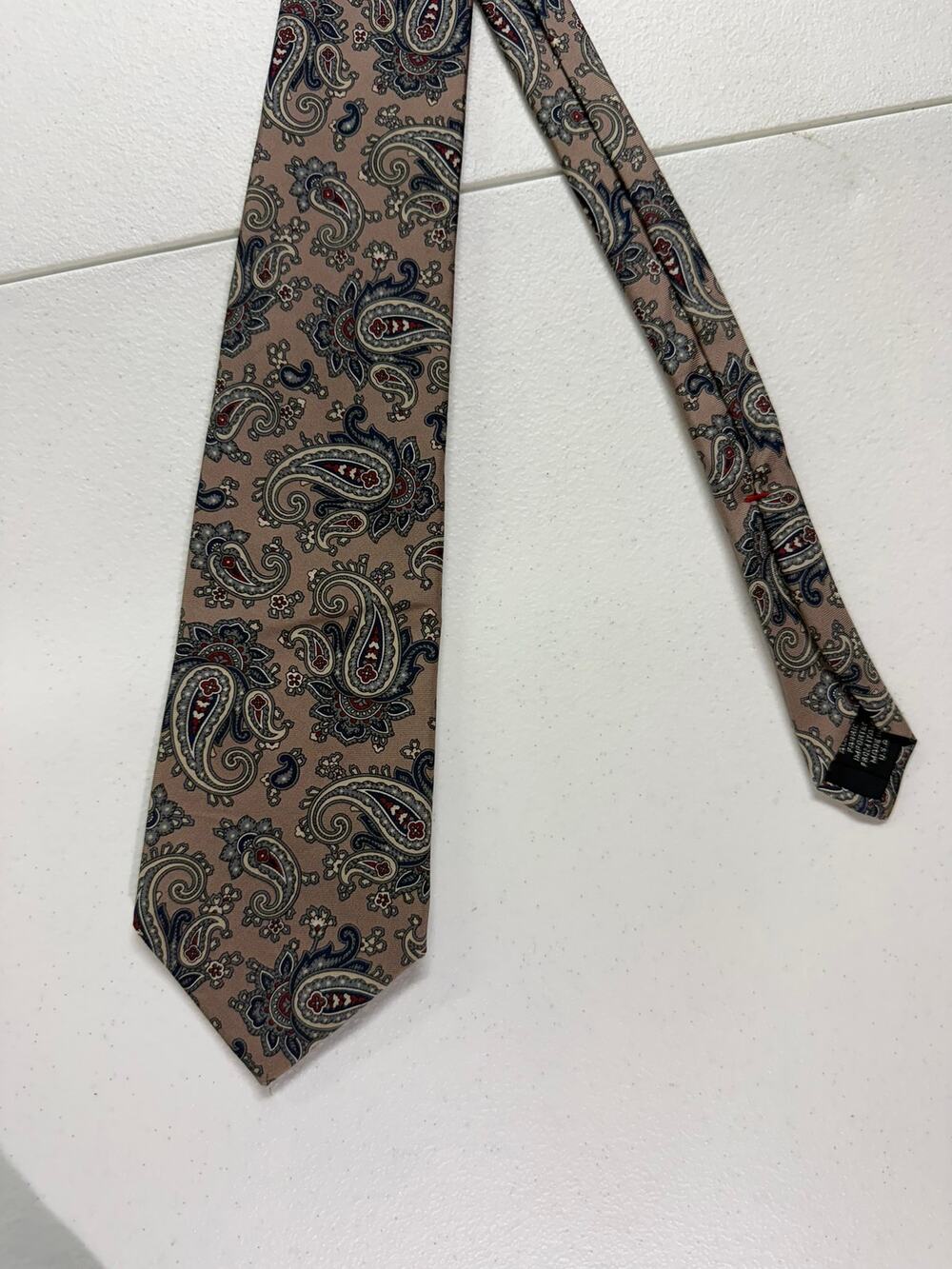 London Fog Vintage Men's Beige Multicolor Silk Paisley Necktie Tie